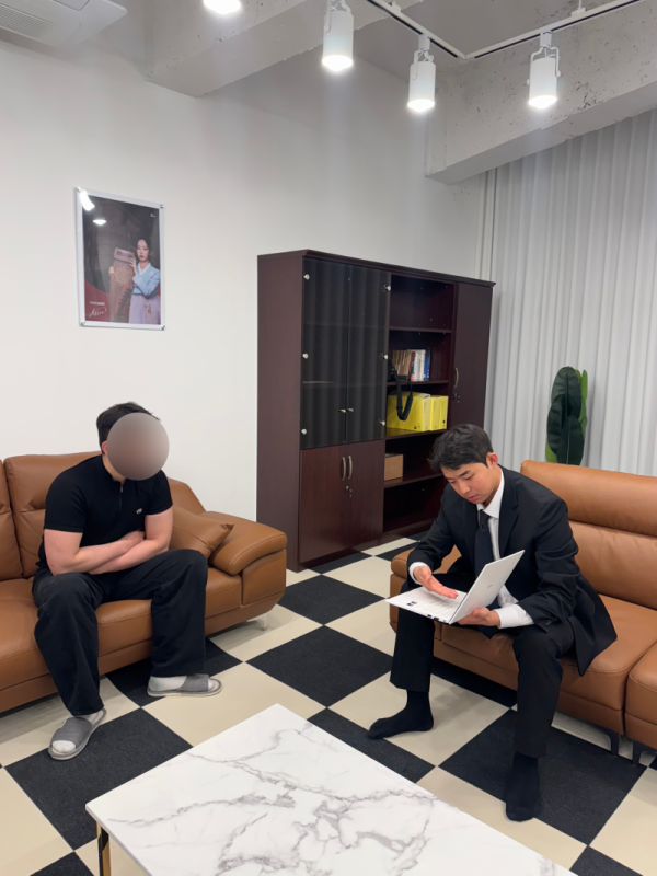 251128_미팅사진_유민서 2.png